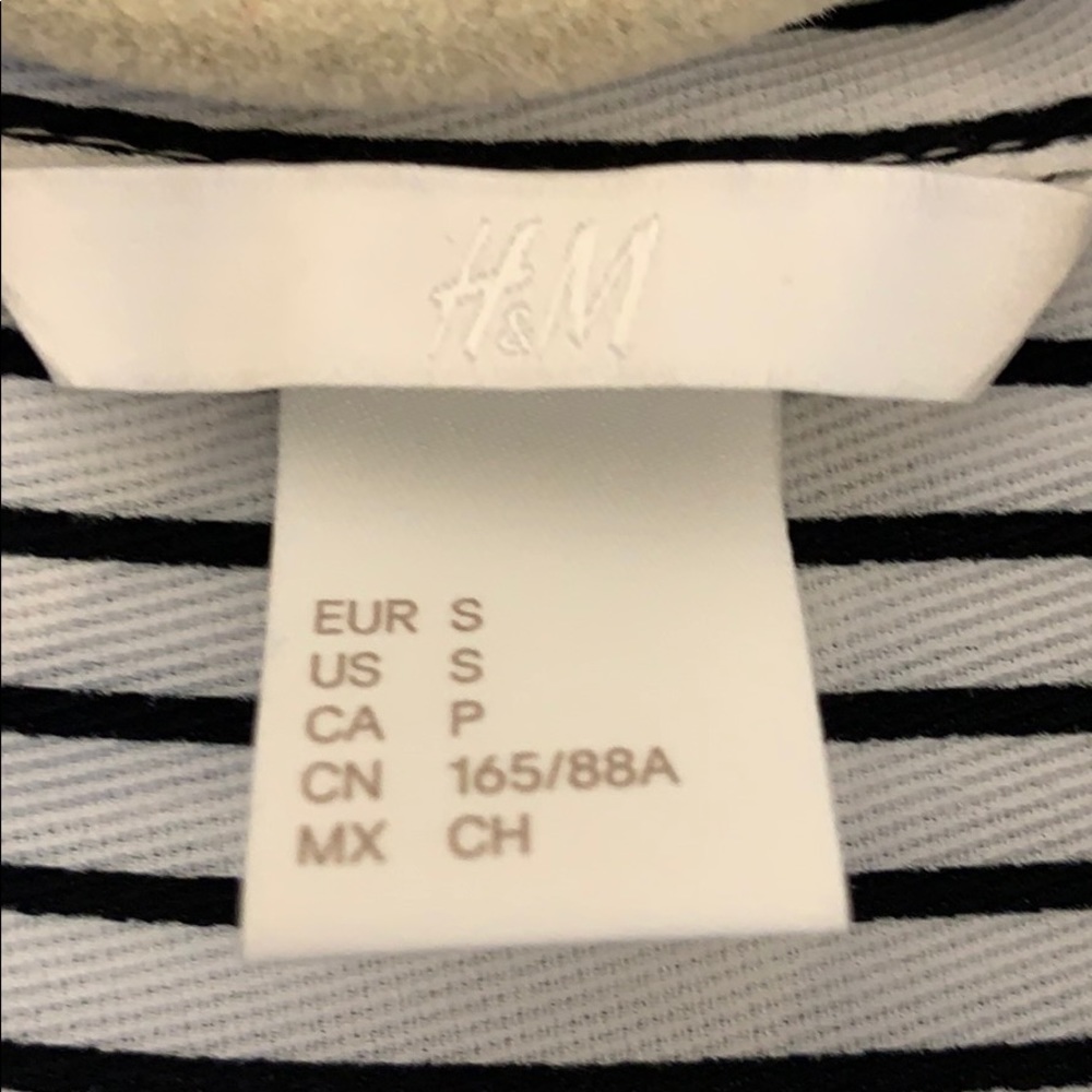 H&M Blouse - Picture 3 of 4